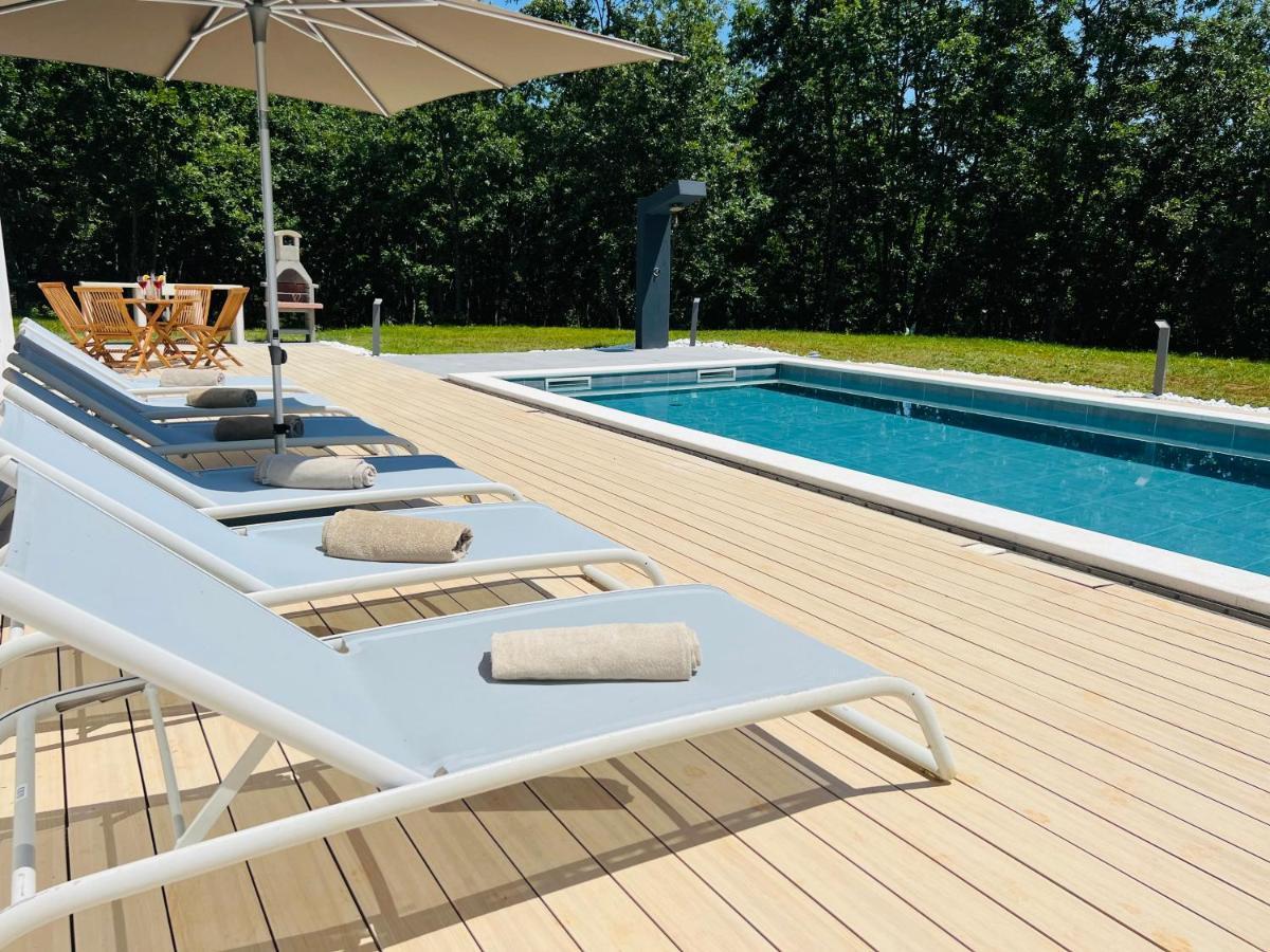 Vila Prisunca Jacuzzi & Swimming Pool Pazin Bagian luar foto